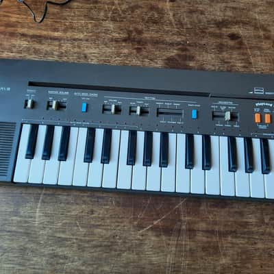 Yamaha PortaSound PCS-30 80s keyboard