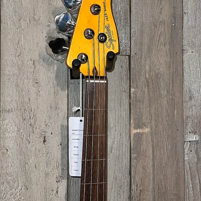 2025 Squier Classic Vibe '60s Jazz Bass Fretless - 3-Color Sunburst, Support Indie Guitar Shops and Buy it Here! image 6