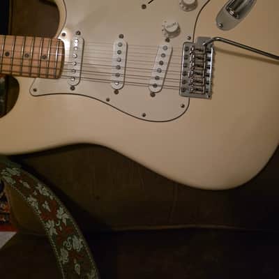 Fender American Special Stratocaster with Maple Fretboard 2015 - 2018 - Olympic White image 6