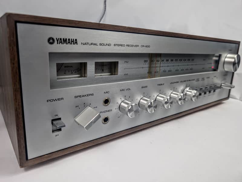 Yamaha CR-600 Natural Sound Stereo Receiver 1973 - 1976 - Silver Yamaha CR-600 Natural Sound Stereo Receiver 1973 - 1976 - Silver