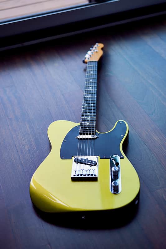 Fender American Ultra II Telecaster 2025 - Solar Flare - Mint