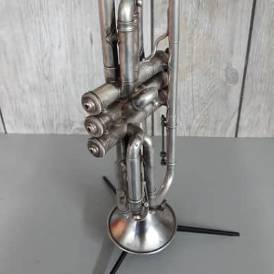 Holton H-C Silver Trumpet, vintage w/ original Frank Holton hard-shell case - Consignment image 4