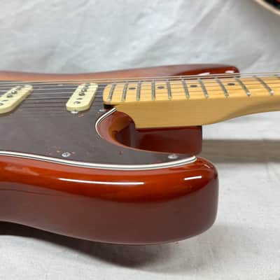 Fender American Stratocaster Guitar with Gator Case 2016 - Sienna Sunburst / Maple neck image 15