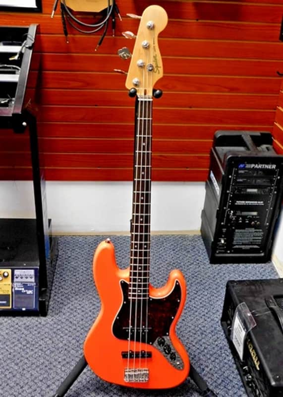 2025 Fender Squier Classic Vibe '60s Jazz Bass! Tahitian Coral Finish! VERY NICE!!!