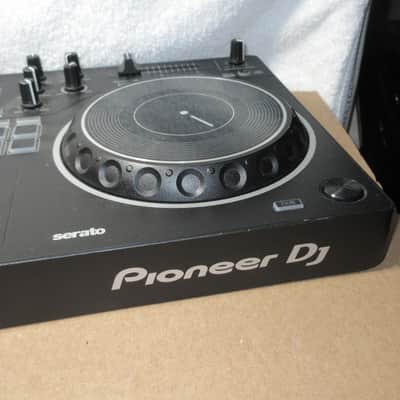 Pioneer DDJ-REV1 2-Channel DJ Controller 2022 - Present - Black image 6