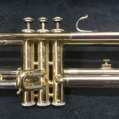 York Artist model trumpet 1955-56 - Brass Lacquer image 4