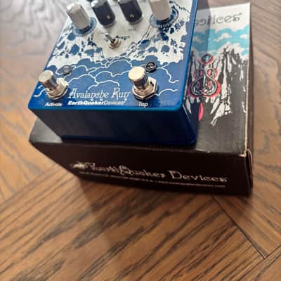 EarthQuaker Devices Avalanche Run Stereo Reverb & Delay V2 w/ Box & Power Supply image 2