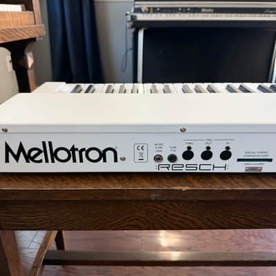 Mellotron M4000D Mini 2018 - Present White image 5