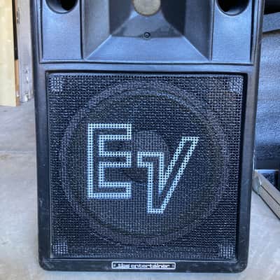 EV The Entertainer Tapco Model 100s Two Way Constant Directivity Speaker System 8 OHM image 2