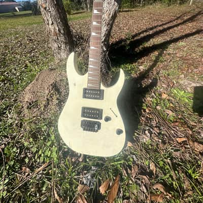 Ibanez GRG120BDX-WH Gio 2012 - 2016 - White image 1