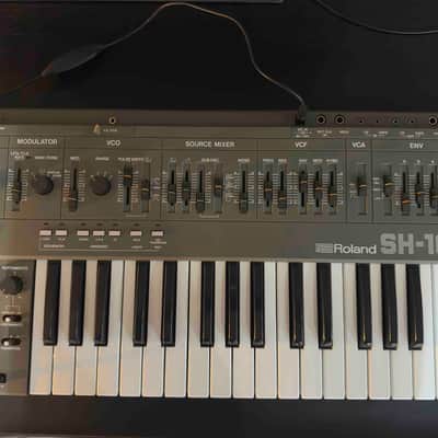 Roland SH-101 32-Key Monophonic Synthesizer 1982 - 1986 - Gray
