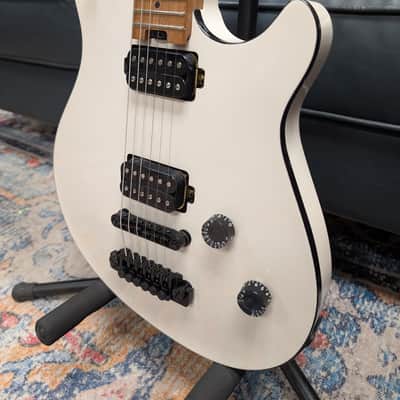 EVH Wolfgang Special TOM 2025 - Present - Husk White image 7