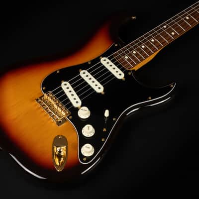 2018 Fender MIJ Traditional '60s Stratocaster RW with Gold Hardware - 3-Color Sunburst | Japan Vintage Reissue SSS Rosewood Fretboard image 4