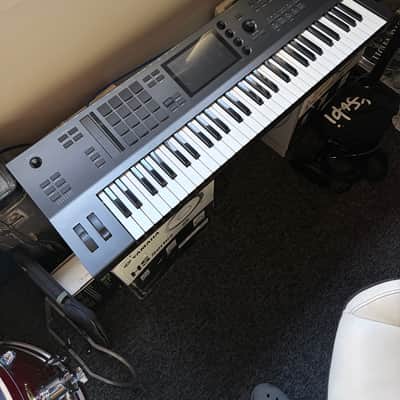 Akai MPC Key 61 Standalone Workstation Synthesizer 2022 - Present - Black image 2