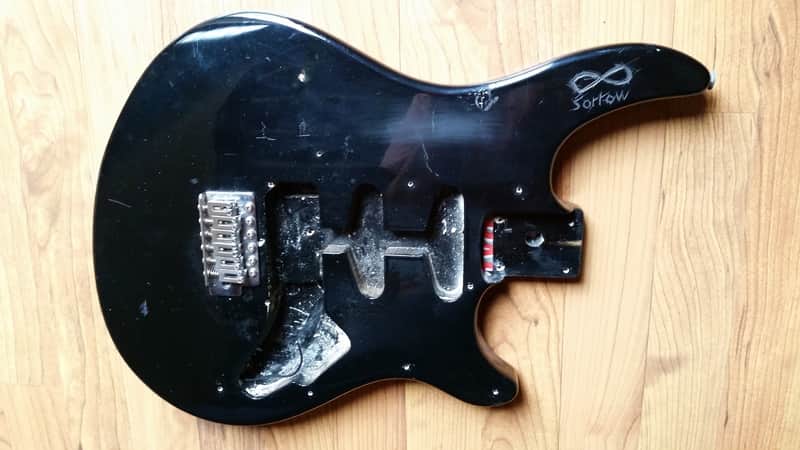 Peavey Raptor Plus electric guitar body image 1