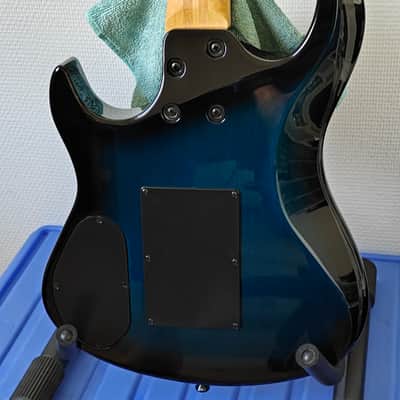 Kiesel Osiris O6X blueburst HSH USA headless carvin tremolo image 3