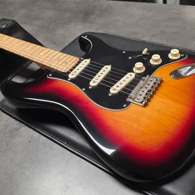 Fender Custom Shop Classic Player Stratocaster 2004 Sunburst Birdseye Neck Sperzel Tuners 3TSB image 7