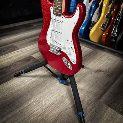 Squier Limited Edition Bullet Stratocaster SSS - Red Sparkle image 4