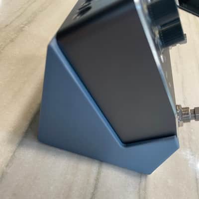 Blue Neural DSP Nano Cortex stand for display or use stabilizer elevation image 2