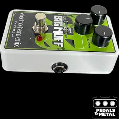 Electro-Harmonix Nano Bass Big Muff Pi Distortion / Sustainer 2014 - Present - Green / Black - X16991 image 4