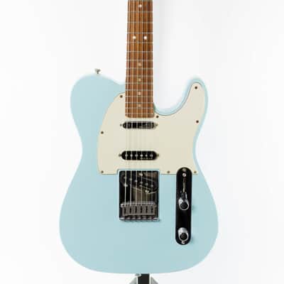 Fender Deluxe Nashville Telecaster 2019 Daphne Blue image 2
