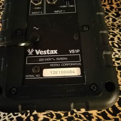 Vestax Powered Monitor vs 1P 2005 - Looks Brand New. No scratches or dents. image 2