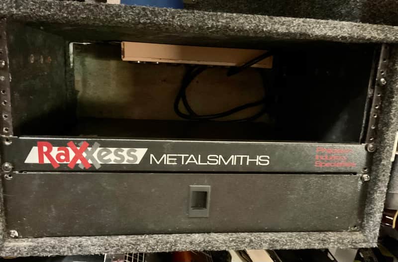 Raxxess   Metalsmiths CR10/06 Converta Rack - Gray Carpet image 1