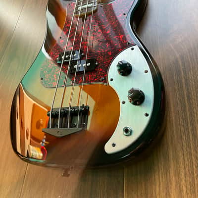 Zurlug Custom 4-String Bass – Ash Body – Flamed Maple Neck – Rosewood Fingerboard – Seymour Duncan Pickups – Hipshot Tuners – Handmade image 9