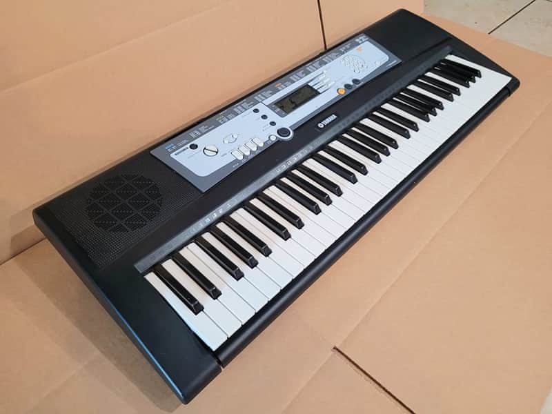 Yamaha PSR E213 61 Key Electronic Keyboard Portable Piano MIDI