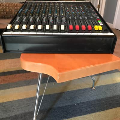 Soundcraft Series 200BVE 8-Channel 4-Bus Mixing Console image 8