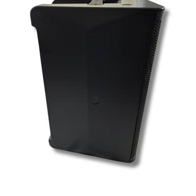Yamaha DXR8 mkII 2-Way 1100-Watt 8" Active Loudspeaker 2019 - Present - Black image 3