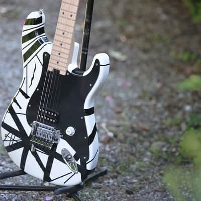 EVH Striped Series - White with Black Stripes image 3