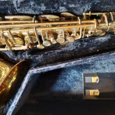 Vito Alto Saxophone with case and accessories, Good condition with significant wear image 3
