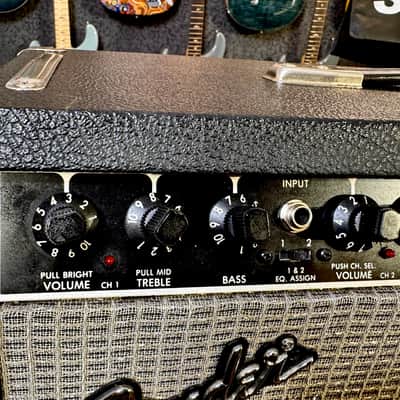 Fender SHOWMAN COMBO 1x15 “ 200 Watts Solid State 1982-1983 Paul Rivera Era Super Rare image 9