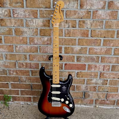 Fender Vintera II '70s Stratocaster Maple Fingerboard 3-Color Sunburst image 2