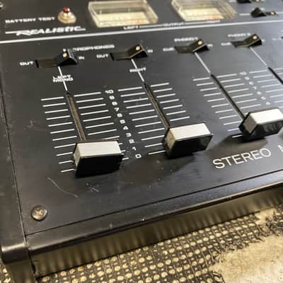 Realistic 4 Channel Stereo Mixer image 5