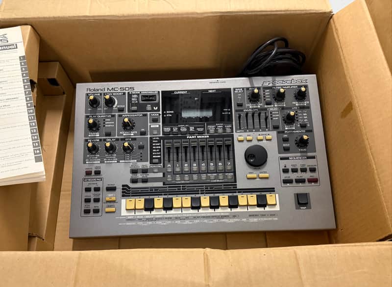 Roland MC-505 Groovebox 1998 - 2002 - Gray image 1
