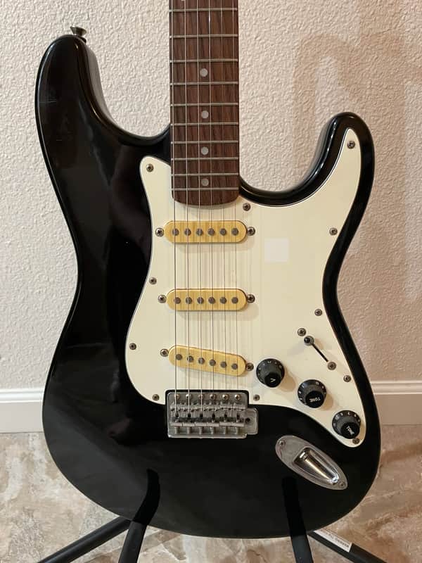 ギター Fender Stratocaster Made in Korea SSS Fender Stratocaster
