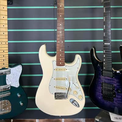 Fender Standard Stratocaster Arctic White 2018 Electric Guitar image 2