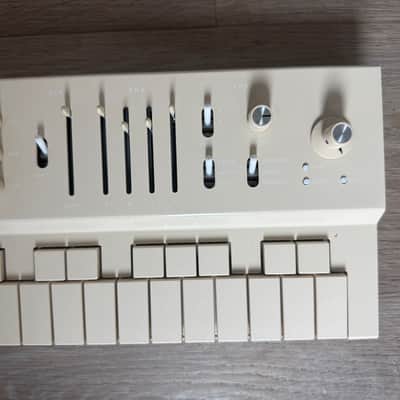 Vongon Replay 28-Key Digital Synthesizer 2024 - Present - Beige image 3