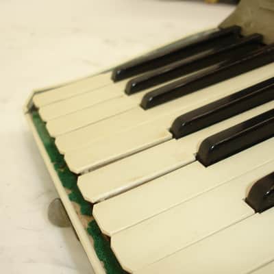Vintage Casavi Verona Italia Piano Accordion image 8