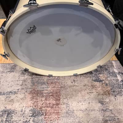 Yamaha Recording Custom Bass Drum 22” - White image 6