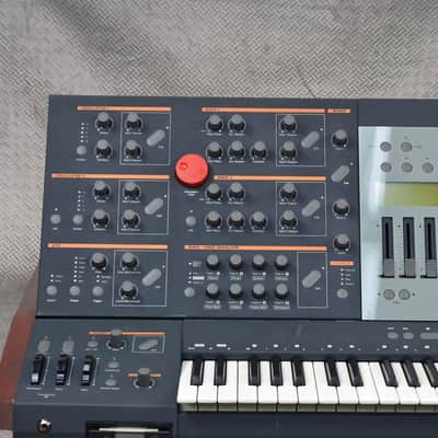 Waldorf Wave 61-Key Synthesizer 1993 - Blue