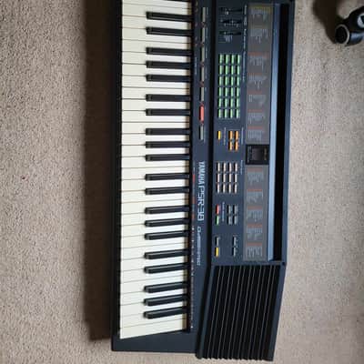 Yamaha  PSR-38 (REQUIRES ATTENTION) image 3