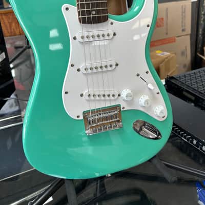 Squier FSR Bullet Stratocaster HT SSS 2020 - Sea Foam Green image 4