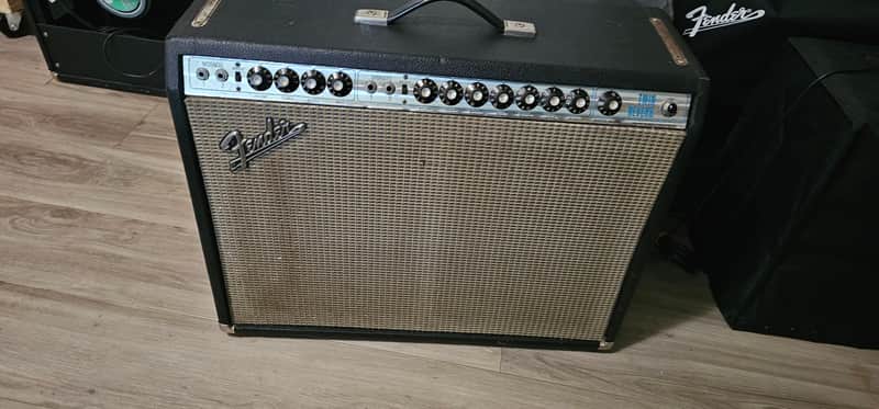 Fender Twin Reverb 2-Channel 100-Watt 2x12" Guitar Combo 1972 - 1976 - Silverface image 1