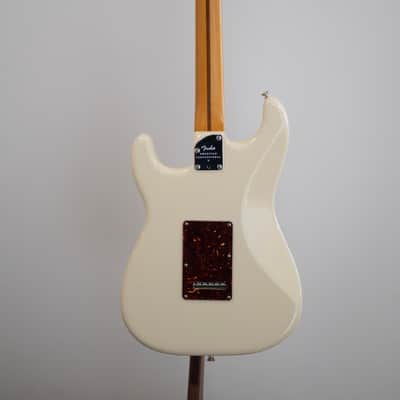 2023 Fender USA American Professional ii 2 HSS Stratocaster - in White Bild 19