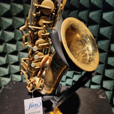 Buescher "400" Alto Saxophone 1942-44 image 2