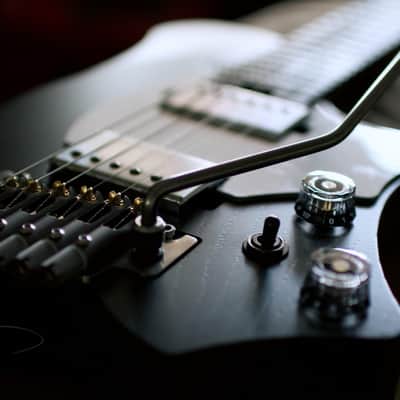 GOC Satya Tremolo Headless Guitar image 11