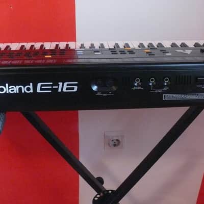 Roland E16 61-Key Intelligent Synthesizer Black image 5